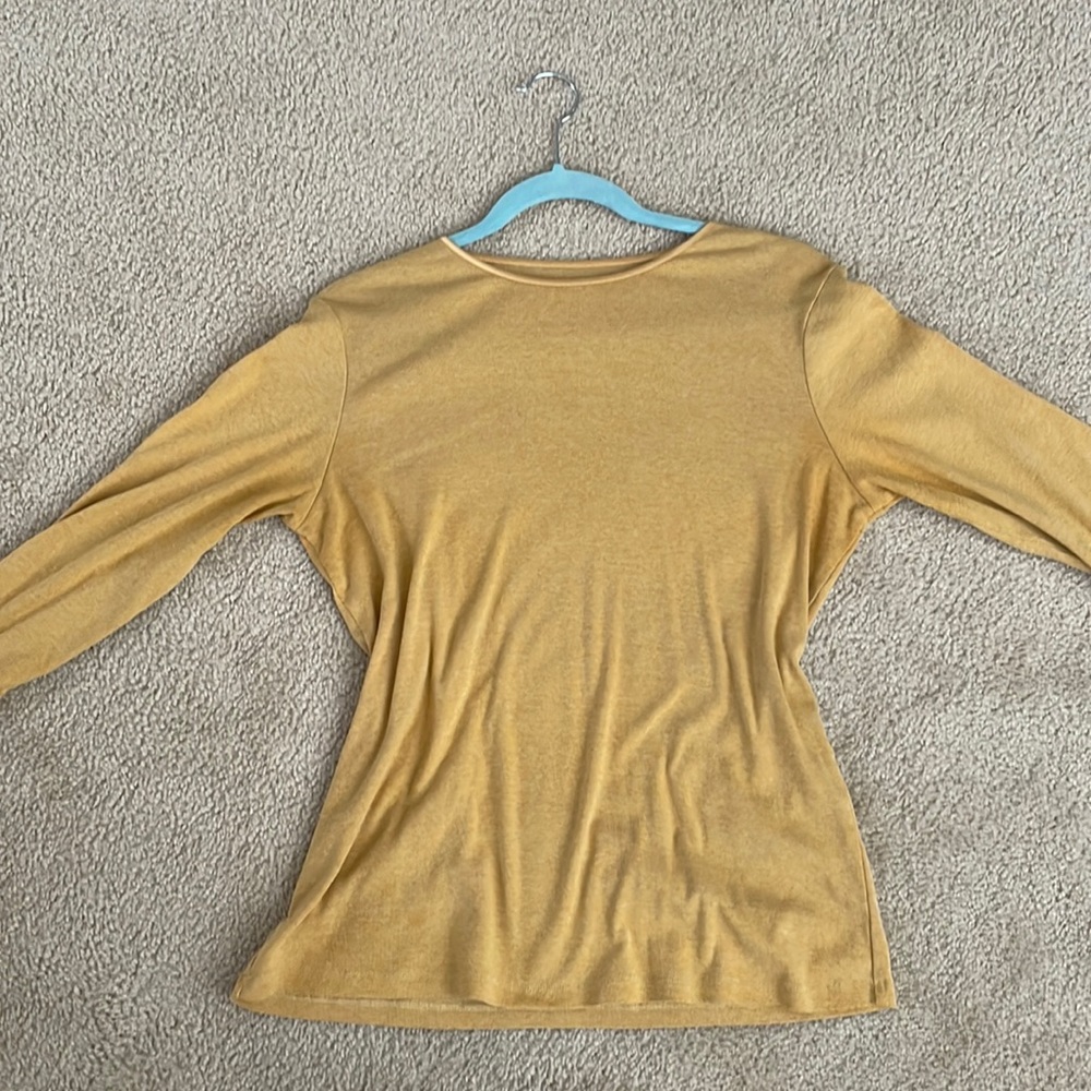 Beautiful color, slight sign of wear, shiny satin trim, great for layering